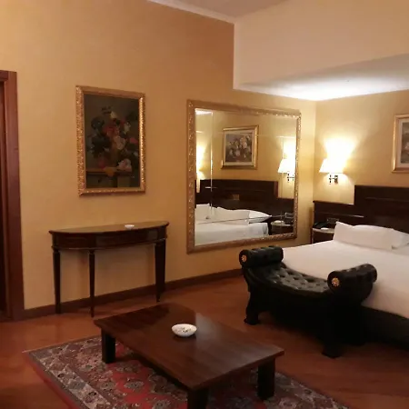 Luna Hotel 4*