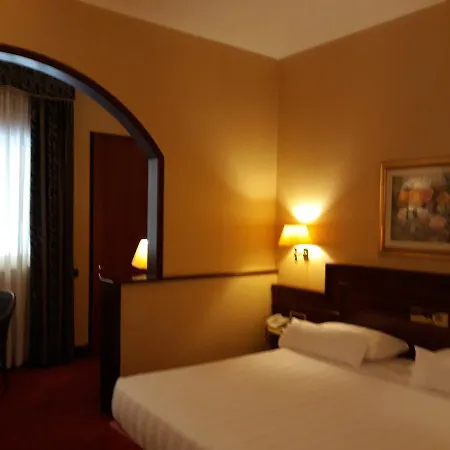 Luna Hotel