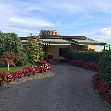 Luna Hotel