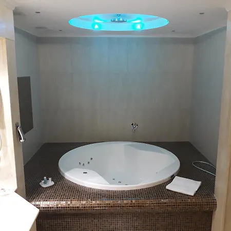 Hotel Luna 4*