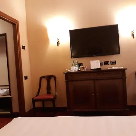 Luna Hotel 4*