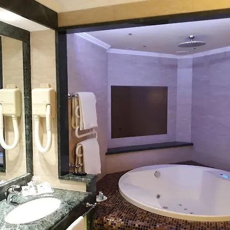 Hotel Luna 4*